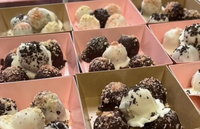 Oreo Truffles a Dozen - Image 1